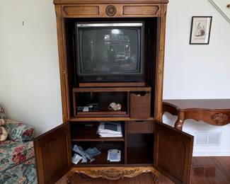 Drexel Heritage French Provincial Louis XV Style Armoire