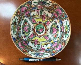 Rose Medallion Porcelain Bowl Decorated in Hong Kong