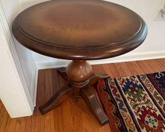 Traditional Pedestal Accent Table