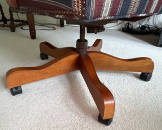 Traditional Upholstered Swivel Office Chair