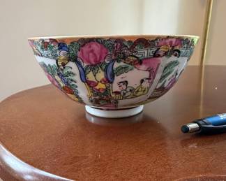 Rose Medallion Porcelain Bowl Decorated in Hong Kong
