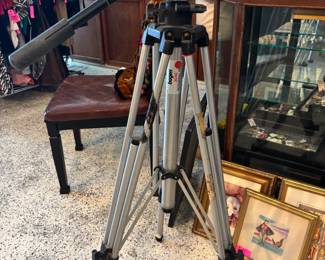 professional quality tripod 2nd Picture