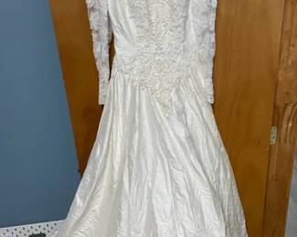Beautiful Vintage Silk Wedding Dress Adorned With Lace Pearls  Sequins