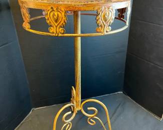 Round Metal Tripod Base Plant Stand