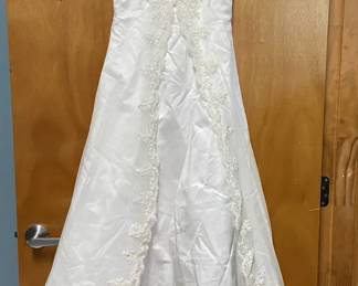 Classic Vintage Wedding Dress Size 14 Spaghetti Strapped