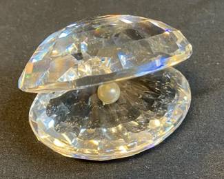 Swarovski Crystal Oyster Clam Shell With Pearl