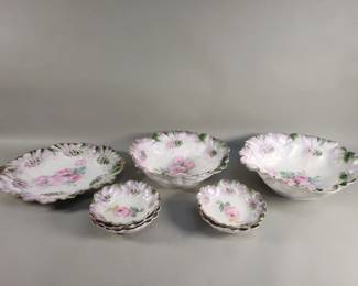 Lot 325  R.S Prussia pink rose set