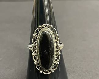 Lot 540h  Vintage sterling silver ring with black onyx