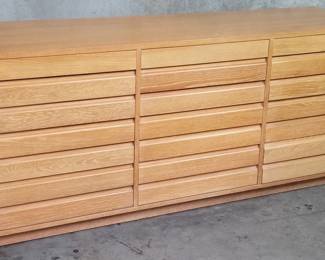 085  Lot 64  Sligh Furniture Midcentury modern oak dresser