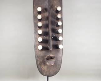 073  Lot 153  Grebo war mask carved wood