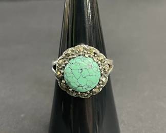 Lot 712h  Vintage sterling silver ring with teal green stone