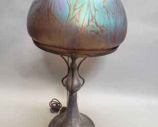 040  Lot 553  Pair point MFG silver plate lamp with iridescent