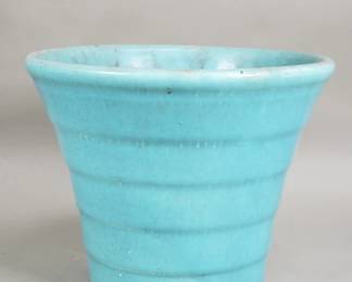 Lot 511  Vintage Bauer pottery planter