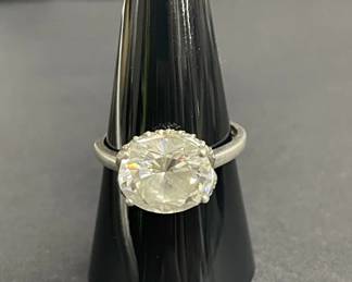 Lot 375h  Sterling silver and cubic zirconia ring