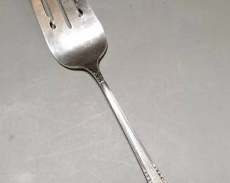 067  Lot 207  International sterling silver serving fork