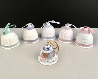 175  Lot 485  5 vintage Lladro bisque annual Christmas