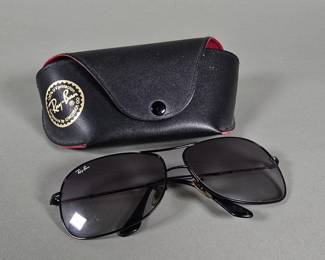 Lot 363  RayBan Aviator sunglasses with case