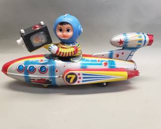 Lot 313  Vintage Universe Televiboat tin toy