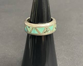 Lot 500h  Sterling silver ring with turquoise inlay
