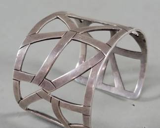 165  Lot 403  Sterling silver modernist style bracelet