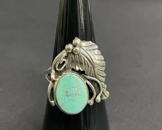 Lot 405h  Vintage sterling silver and turquoise ring