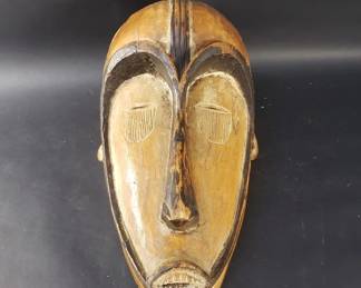 140  Lot 171  Vintage African carved wood tribal mask