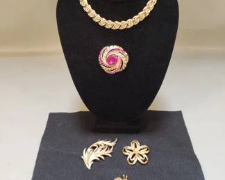 100  Lot 272  Vintage Crown Trifari costume jewelry collection,