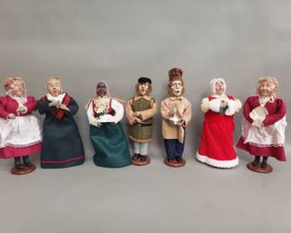 Lot 424  Vintage Christmas caroler figurines