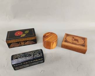 Lot 555  Group of vintage and handcrafted wood boxes