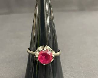 Lot 650h  Vintage Mexico silver ring with faceted gemstone