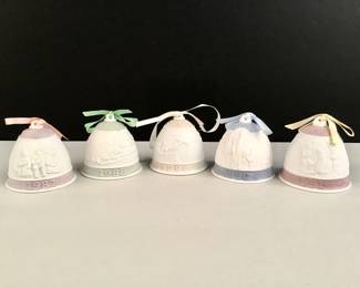 174  Lot 484  5 vintage Lladro bisque annual Christmas
