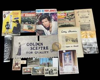 Lot 347h  Lot of vintage paper  magazines