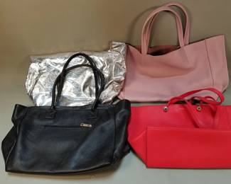 Lot 360  4 tote bags