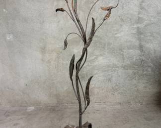 Lot 200  Iron and composite intertwined floor lamp