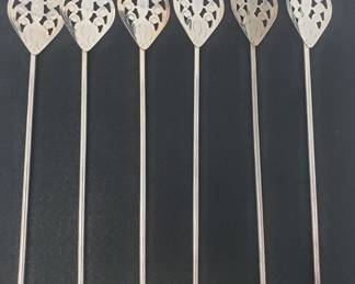 Lot 123  Vintage Lunt silver cocktail stirrer straws