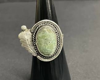 Lot 390h  Vintage sterling silver ring with green stone