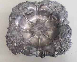 Lot 513  Art Nouveau silver plate bowl