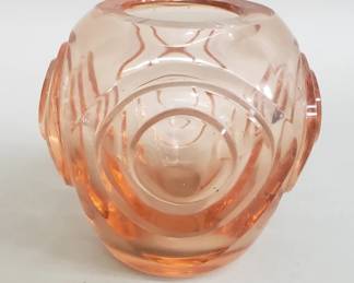 Lot 466  Vintage Art Deco style pink glass vase