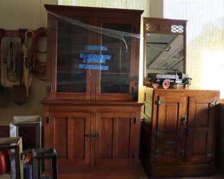 Antique Oak cabinet Hutch China Cabinet