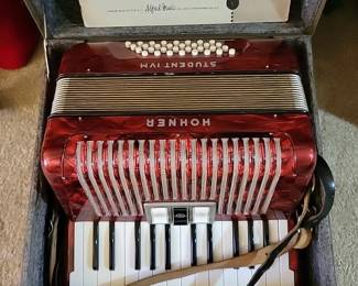 Honner Student Accordian