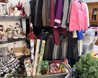 Loads of ladies Suits and Blazers many are Le Suit.