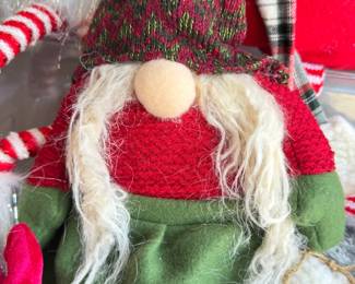 PLUSH CHRISTMAS SHELF SITTERS GNOME