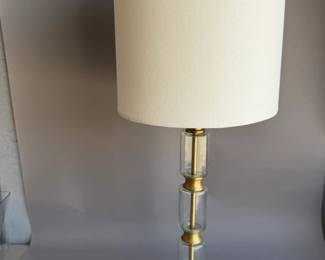STACKED GLASS CYLINDER W/ BRASS DETAIL TABLE LAMP