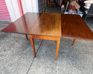 VINTAGE GATE LEG DROP LEAF WOODEN DINING TABLE