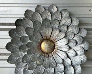 30" PIER 1 GALVANIZED STEEL DAISY WALL DECOR