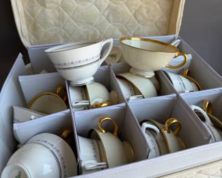 CHINA TEA CUPS LENOX & ROYAL DOULTON