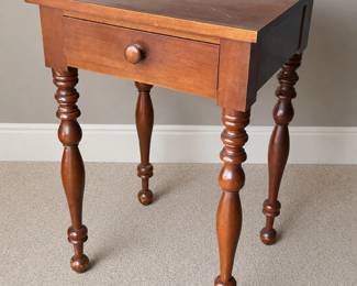 ANTIQUE SHERATON STYLE SIDE TABLE W TURNED LEGS