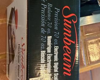 Sunbeam Precision 70 oz. Electronic Digital Scale (Model 78411-04)