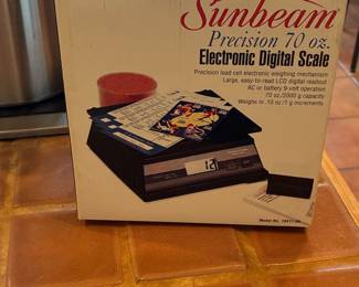 Sunbeam Precision 70 oz. Electronic Digital Scale (Model 78411-04)