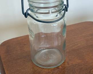 Hazel-Atlas E-Z Seal Pint Canning Jar